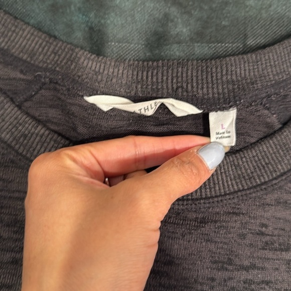 🔥Athleta Dark  Gray Long Sleeve Sweater with Zipper Accents🔥 - Picture 4 of 6